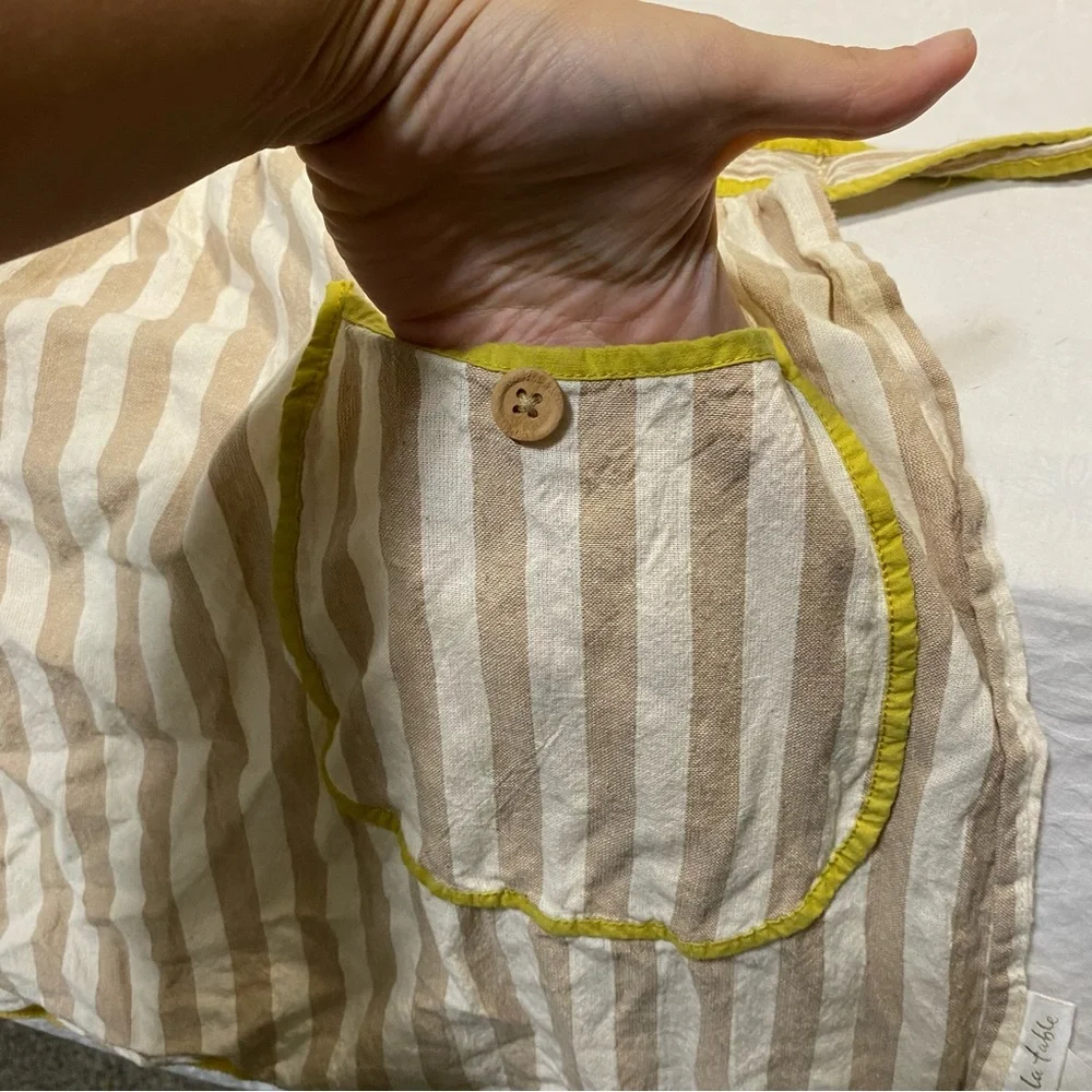 Sur La Table Yellow and Cream Apron